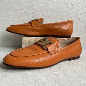 Tod’s Luxury Loafers Kate Chain Leather Loafer Colour: “Orange” NWOT 🇮🇹 Sz 39